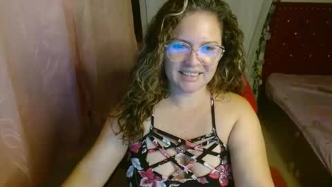 venecasexy44 online show from November 15, 9:28 am