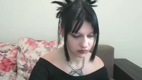 Snapshot of venera_goddess chatting on February 12, 7:13 am Naly online show from February 12, 7:13 am