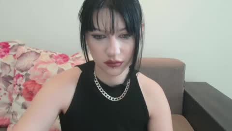 Snapshot of venera_goddess chatting on February 13, 7:45 am Naly online show from February 13, 7:45 am