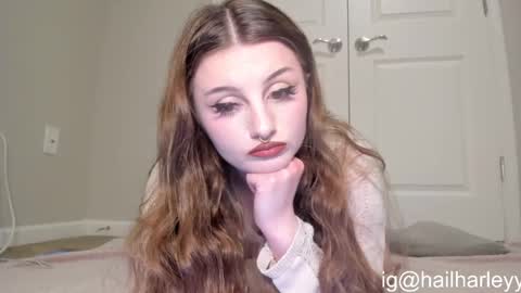 Harley   instahailharleyy online show from December 28, 2:01 am