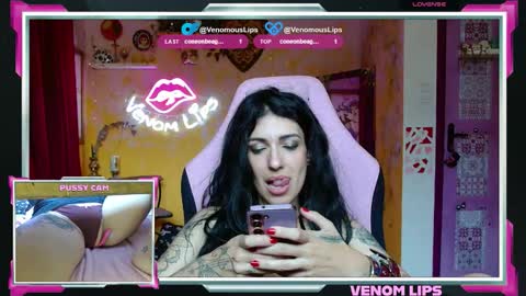 Snapshot of venomouslips chatting on October 9, 1:42 pm VenomLips online show from October 9, 1:42 pm