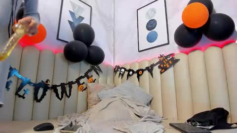 Snapshot of venus__miller chatting on October 25, 12:13 pm venus__miller online show from October 25, 12:13 pm