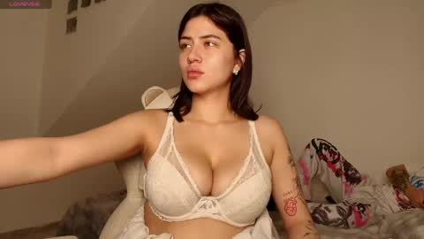 Snapshot of venus_art11 chatting on May 16, 6:43 am venus_art11 online show from May 16, 6:43 am