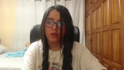 Snapshot of venus_cat_ chatting on June 8, 5:52 am Venus online show from June 8, 5:52 am