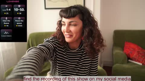 Snapshot of venus_in_jeans chatting on October 15, 10:37 am Bella online show from October 15, 10:37 am