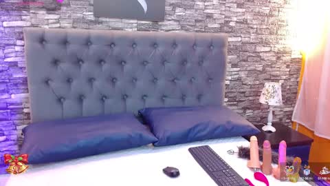 Medussa online show from December 15, 8:25 pm