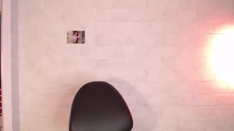 Snapshot of venus_megan chatting on March 8, 12:00 am emily independent account  MY conextion 1100 GTM  to  17hr GTM online show from March 8, 12:00 am