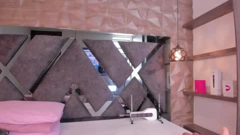 Venus online show from April 14, 12:33 pm