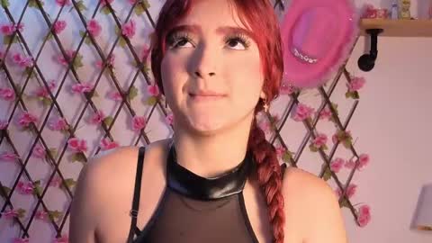 Snapshot of venus_velvett chatting on May 31, 3:30 pm venus_velvett online show from May 31, 3:30 pm