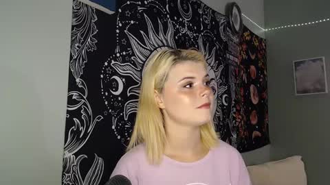 Snapshot of venusastar chatting on September 11, 1:06 am Miss Venus online show from September 11, 1:06 am