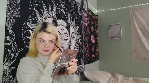 Snapshot of venusastar chatting on September 30, 1:27 pm Miss Venus online show from September 30, 1:27 pm