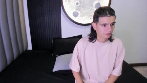 venuss09 online show from October 10, 9:25 pm