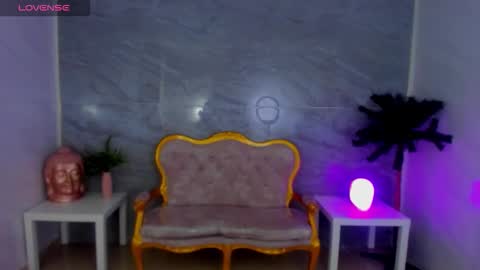 venuss online show from October 30, 4:30 pm