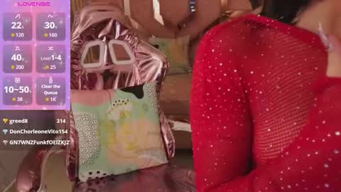 Snapshot of venuss09_s chatting on February 14, 4:37 pm venuss online show from February 14, 4:37 pm