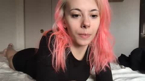 venustheflytrap online show from April 10, 7:07 pm