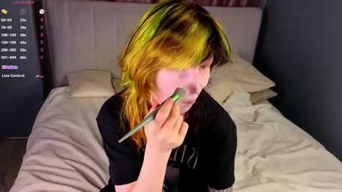 Erica online show from November 20, 8:08 pm