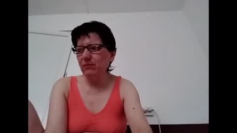 Snapshot of vera_elle chatting on April 30, 5:58 am Vera online show from April 30, 5:58 am
