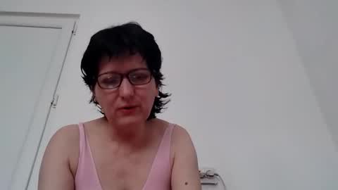 Snapshot of vera_elle chatting on May 16, 12:04 pm Vera online show from May 16, 12:04 pm