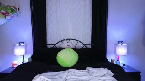 Snapshot of vera_velvet chatting on November 14, 1:48 am Vera Velvet online show from November 14, 1:48 am