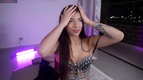Snapshot of vero_cam chatting on March 11, 5:05 am vero_cam online show from March 11, 5:05 am