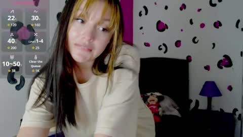 Verinica online show from May 29, 1:09 pm