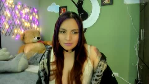 Snapshot of vero_jhonson chatting on June 5, 2:56 pm karolina online show from June 5, 2:56 pm