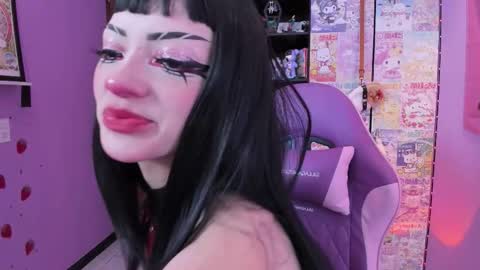     online show from February 15, 8:49 pm