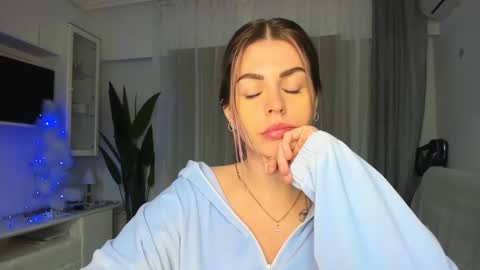 Lolitalolz online show from January 8, 7:34 pm