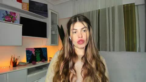 Lolitalolz online show from March 4, 10:05 pm