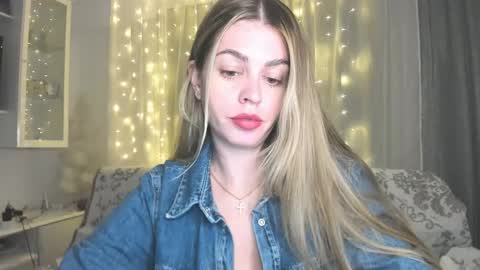 Snapshot of veronarolls chatting on February 14, 7:21 pm Lolitalolz online show from February 14, 7:21 pm