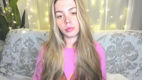 Snapshot of veronarolls chatting on February 24, 9:24 pm Lolitalolz online show from February 24, 9:24 pm