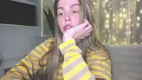 Snapshot of veronarolls chatting on March 16, 9:19 pm Lolitalolz online show from March 16, 9:19 pm