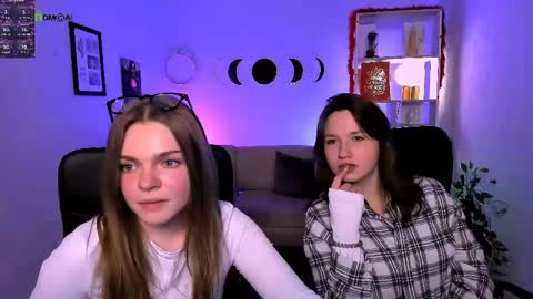 Ronni online show from April 15, 7:43 pm