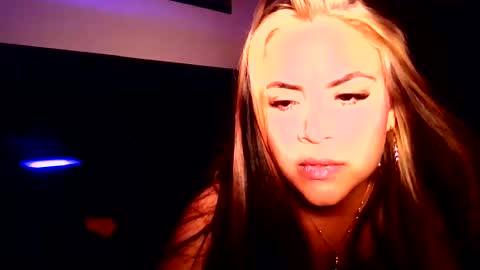 Snapshot of veronicabrown_xxx chatting on March 12, 5:46 am Vero online show from March 12, 5:46 am