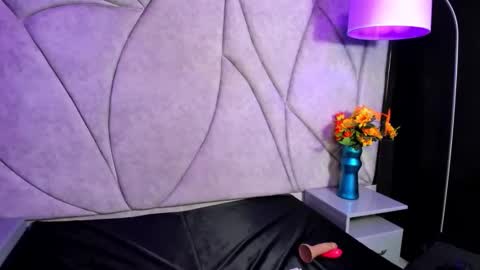 Snapshot of veronicacream_ chatting on May 20, 4:29 am VeronicaCream online show from May 20, 4:29 am
