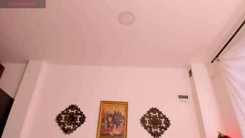 Veronica Gills online show from March 20, 9:30 pm