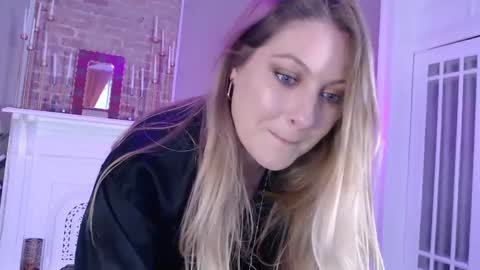 Snapshot of veronicawest chatting on January 14, 10:23 pm Veronica Weston online show from January 14, 10:23 pm