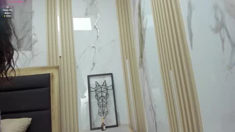 Veronica online show from October 25, 1:18 pm