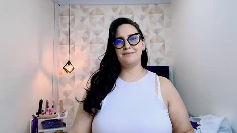 Snapshot of veroniicabbw chatting on February 4, 3:15 pm veroniicabbw online show from February 4, 3:15 pm