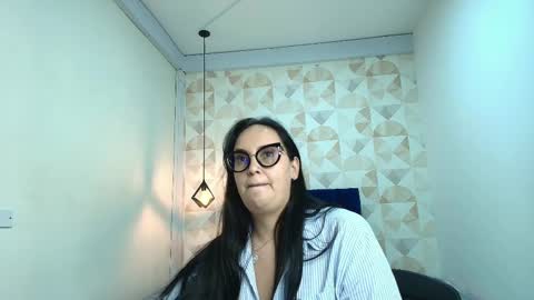 Snapshot of veroniicabbw chatting on February 15, 6:44 pm veroniicabbw online show from February 15, 6:44 pm