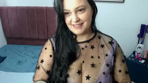Snapshot of veroniicabbw_ chatting on June 6, 1:38 pm veroniicabbw_ online show from June 6, 1:38 pm