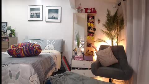 Snapshot of veronnika_hill chatting on January 25, 2:58 am veronica online show from January 25, 2:58 am