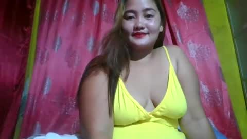 Snapshot of versatile_hottie_asian chatting on June 21, 1:08 am versatile_hottie_asian online show from June 21, 1:08 am