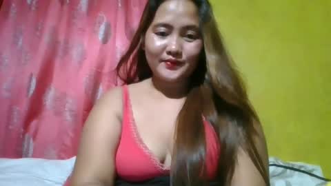 Snapshot of versatile_hottie_asian chatting on July 26, 11:06 am versatile_hottie_asian online show from July 26, 11:06 am