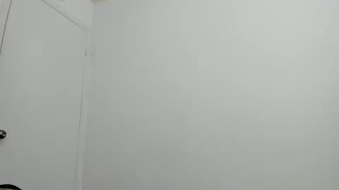 verysassypeachgoddess online show from May 15, 12:34 pm