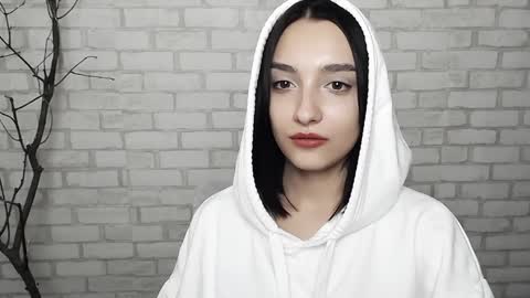 Ana online show from February 6, 5:51 pm