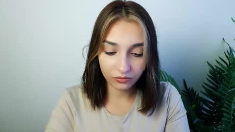 Ana online show from October 8, 1:09 pm