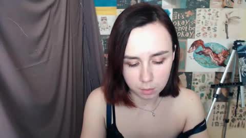 veryveryvery_shy online show from January 27, 9:44 am