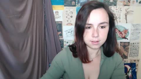 veryveryvery_shy online show from September 13, 5:40 am