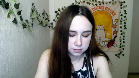 veryveryvery_shy online show from March 7, 9:50 am